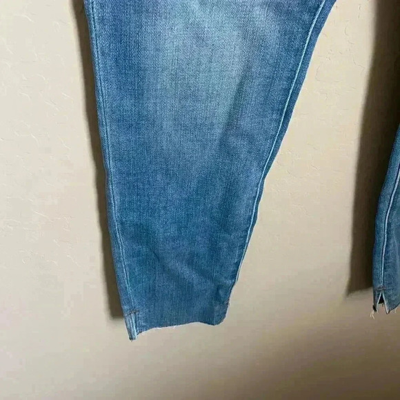 L'AGENCE Nicoline Cropped High-Rise Slim-leg Jeans - Picture 5 of 12